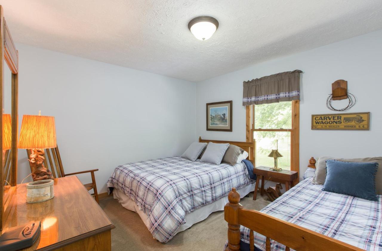 Reedy Patch Cabin Villa Hendersonville Ngoại thất bức ảnh